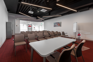 How coworking spaces help networking and grow your business
