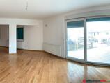 Offices to let in MADRIA living&working