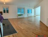 Offices to let in MADRIA living&working
