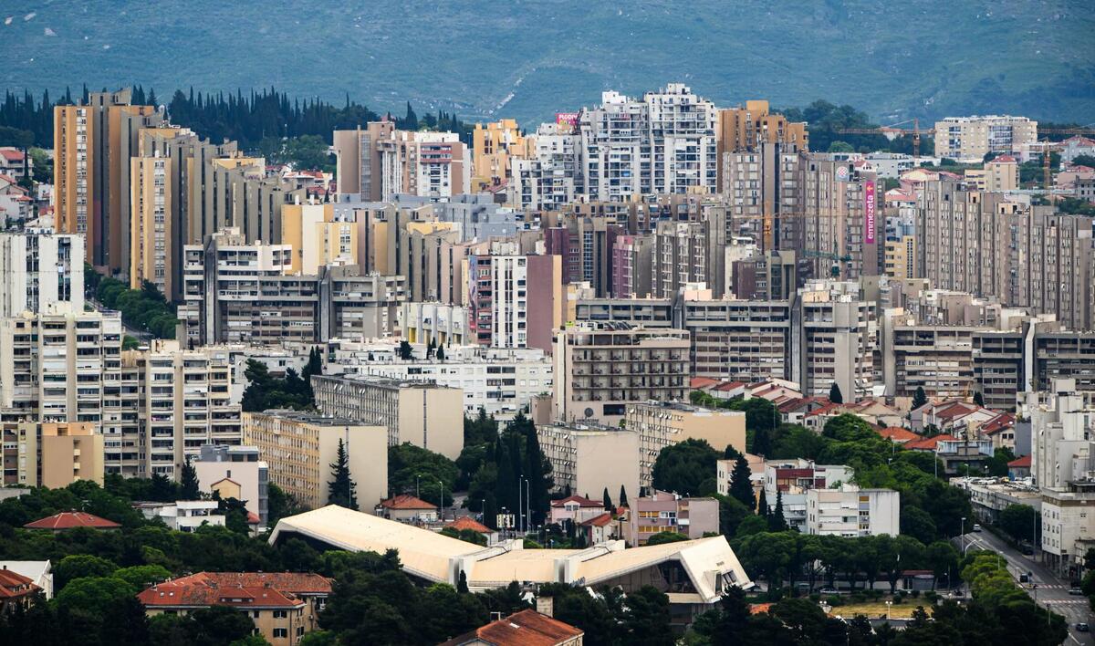 Real estate prices: None of the Dalmatian cities are among the five most expensive in terms of price per square meter of an apartment or flat.