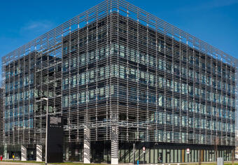 Access fully flexible workspaces and meeting areas in Regus Matrix